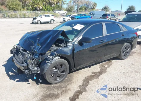 2022 Hyundai Elantra Sel z USA, uszkodzony, nr VIN 5NPLM4AG4NH059633